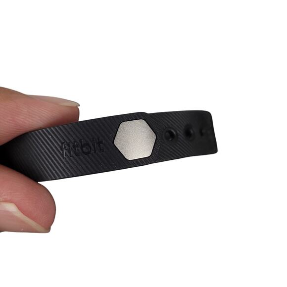 2 Fitbit Flex 2 Wristbands w/ USB Charger Black Open Box Tracker NOT INCLUDED - Picture 4 of 4